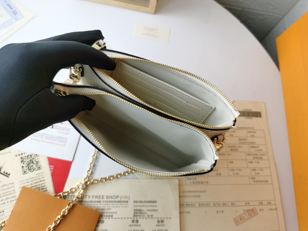 ルイヴィトンバッグ素材ディテール